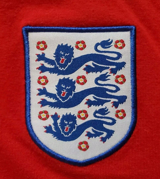 Official ENGLAND Football T Shirt Mens M Red National Team Crest Logo Badge