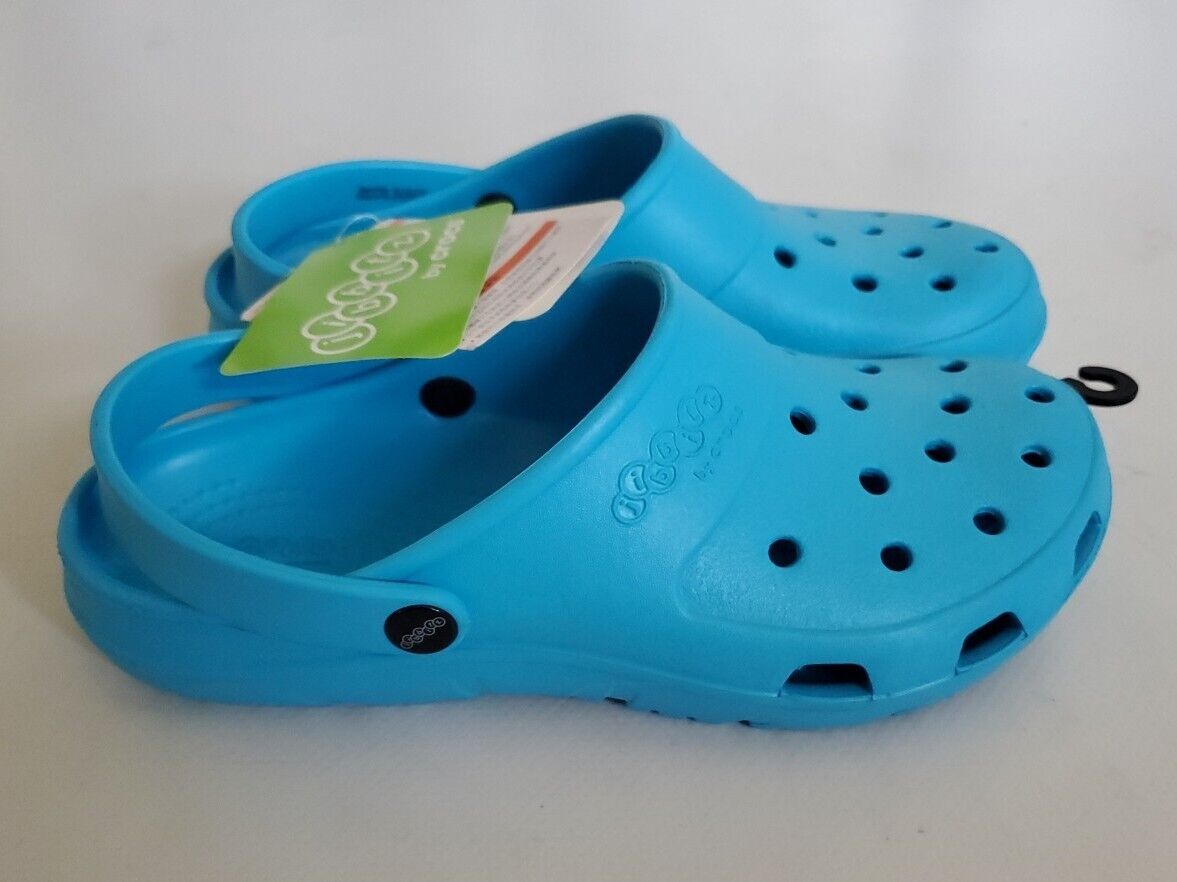 Pool blue crocs deals