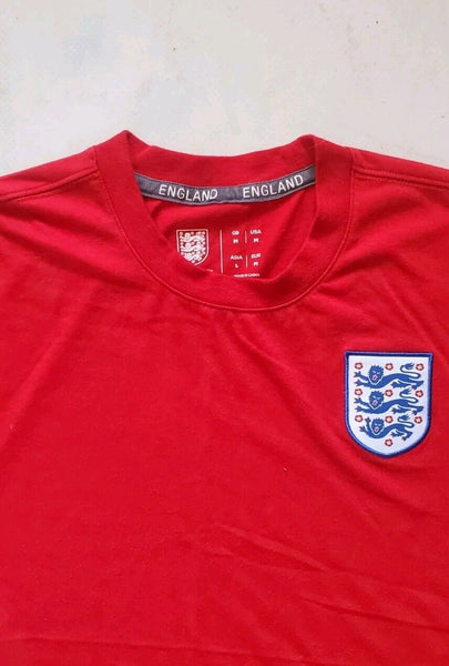 Official ENGLAND Football T Shirt Mens M Red National Team Crest Logo Badge