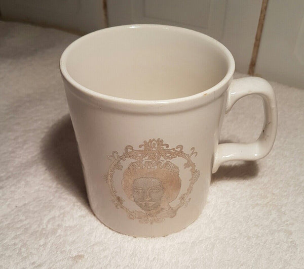 QUEEN ELIZABETH II SILVER JUBILEE CELEBRATION MUG 1977