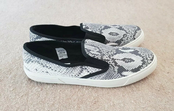 OFFICE LONDON SHOES Womens UK 9 EU 42 Snake Black White Kicker Slip On Pump