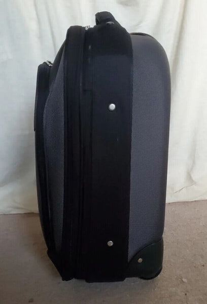 INFINITY CABIN SUITCASE Hybrid 2 Wheels Lock Expandable Only Used Once Was £135